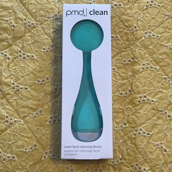 PMD Clean Smart Facial Cleansing Device - Picture 3 of 6